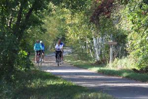 bikers_on_trail_near_clark_lake